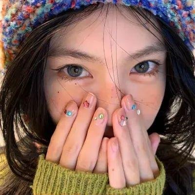 飘动的红丝带